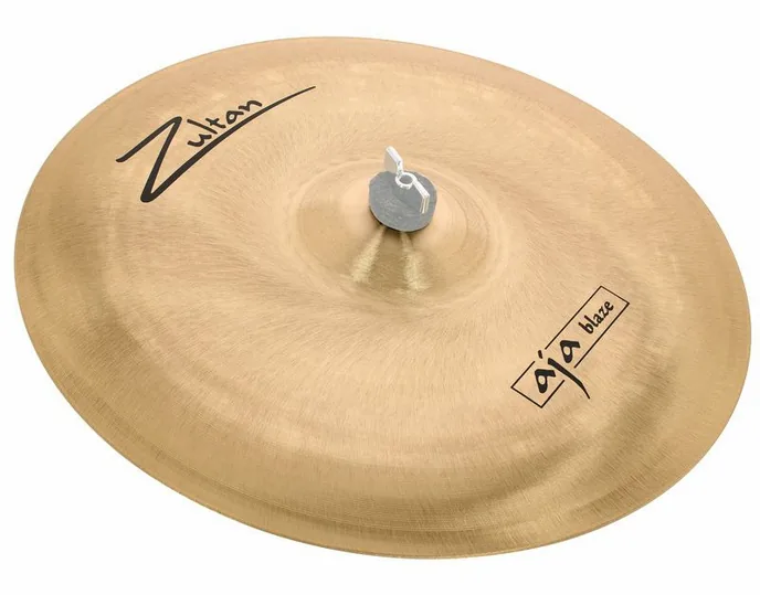 Zultan 16" Aja Blaze Crash, sur fond neutre