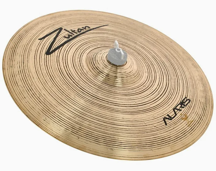 Zultan 16" Alaris Crash, de face sur fond neutre