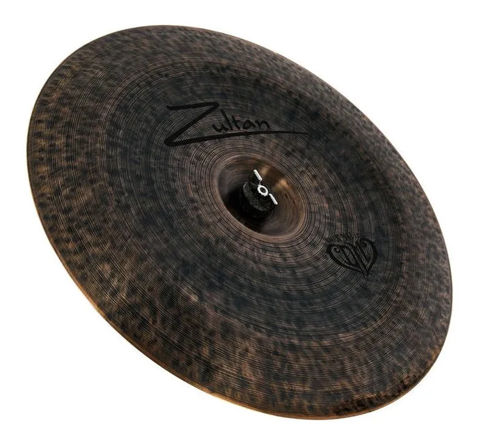 Zultan 18" China Dark Matter, de face sur fond neutre