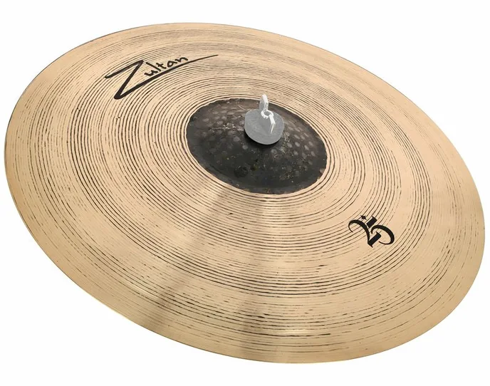Zultan 18" Crash 25, de face sur fond neutre