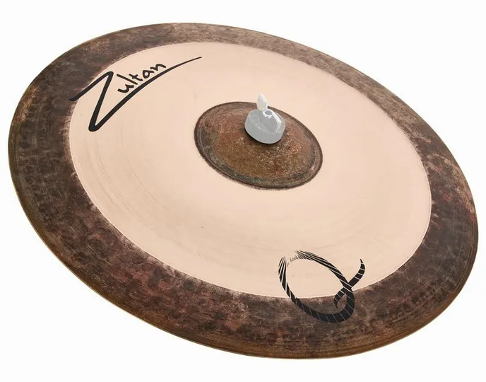Zultan 18" Q Thin Crash, sur fond neutre