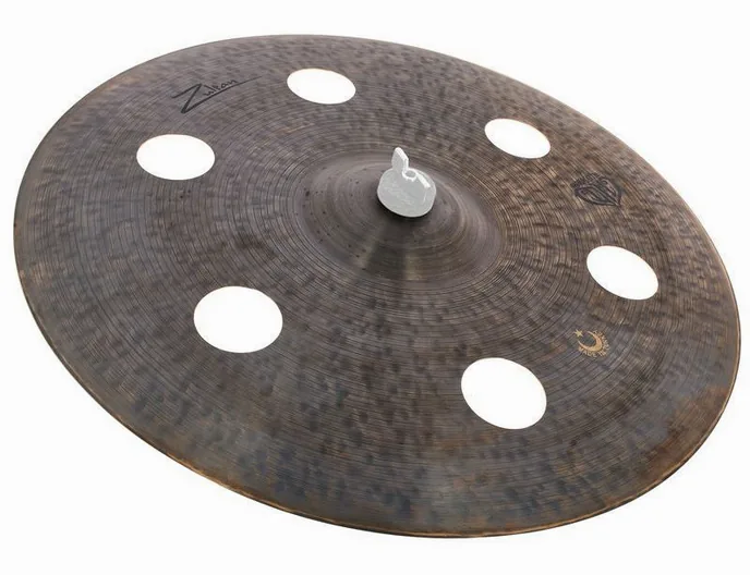 Zultan 19" Dark Matter Holey Crash, vue de près, de face